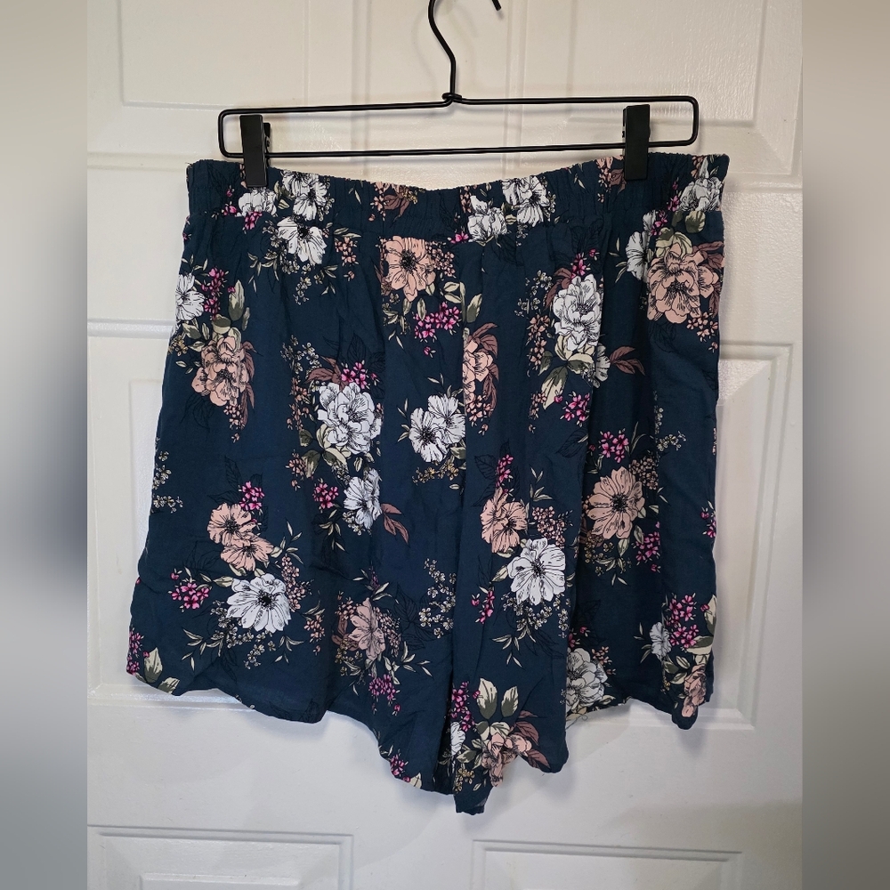 NWT Torrid Floral Rayon Shorts Size 0 - Picture 5 of 5